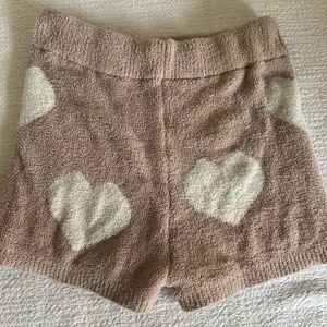 Cozy Tan Heart Patterned Women's Shorts